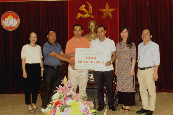 Doanh nghiệp ở Bình Dương tặng 600 triệu đồng xây nhà cho người nghèo Hà Tĩnh
