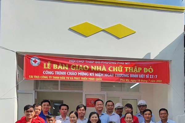Công ty TNHH Đầu Tư Phát Triển Minh Quốc trao tặng nhà tình nghĩa cho gia đình chính sách trên địa bàn Phường Phú Mỹ